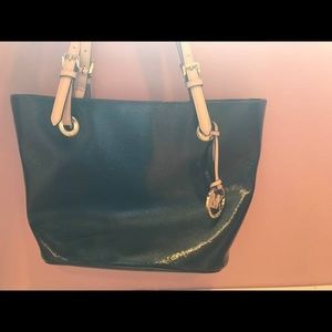 Michael Kors Jet Set Bag w Matching Wallet
